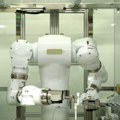 VIDEO: U Tokiju otvorena laboratorija u kojoj medicinske eksperimente sprovode samo roboti