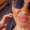 Vrti se u glavi od cifre! Jovana Jeremić se hvali satom, minđušama i prstenom: Utegla se u kombinezon i šeta gradom, a na njoj…
