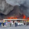 Rusi napali tržni centar u Dnjepru: povređene dve osobe, izbio požar