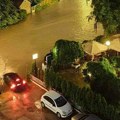 Snimci poplavljenih ulica u Nišu: Najdramatičnije u Zetskoj ulici, voda pola metra