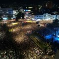 Spektakl u centru Čačka Na koncertu Zdravka Čolića uživalo i u glas pevalo preko 30.000 ljudi (foto)