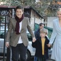 Ana Brnabić na glasanje došla sa sinom i Milicom: Nasmejani dali glas na Savskom vencu