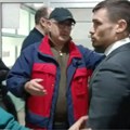 (VIDEO) Stanari zadržali direktora PIO Fonda: Sprečena kampanja od vrata do vrata