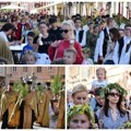 Vrbica u našem gradu Lepo vreme i tradicija okupili decu i roditelje