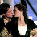 Ljubljenje sa Dikapriom je bila noćna mora: Zvezda "Titanika" prvi put o kultnoj sceni (video)