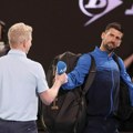 Đoković uzeo mikrofon i odbio intervju na terenu! Novak se naljutio, navijači ga izviždali! (video)