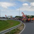 Studenti i srednjoškolci iz šest gradova pešače do Šapca gde se sutra održava veliki protest