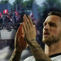 Delije dočekuju Arnautovića! Neverovatni prizori na aerodromu: Stotine navijača Zvezde čeka najveće pojačanje u istoriji kluba…