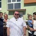 Pokret za narod i državu Niš posetio porodicu sa sedmoro dece