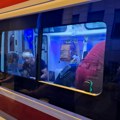 Sleteo sa puta i zabio se u dve bandere kod Laćarka: Povređene četiri osobe u nesreći