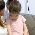 Zakon roditelj-negovatelj i dalje nedostižan za porodice u Srbiji. Ispred Vlade Srbije danas protest zbog neusvajanja zakona
