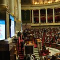 Francuski parlament obustavio nepopularnu Makronovu reformu penzionog sistema zbog kog su izbili protesti