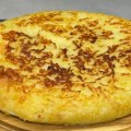 VIDEO Jednostavno, a preukusno: Lepinjica od krompira, sira i luka