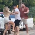 Devojke se posvađale nasred ulice, a onda se njihovi momci umešali i nastao je haos: Nikome nije jasno šta se ovde dešava…