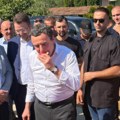 "Nasmejan pozira sa svojim gazdom" Petković objavio fotografiju Kurtija i Nenada Rašića: "Samo je njemu do smeha, dok se…