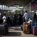 Zvaničnik: Iz Gaze u Egipat evakuisano 76 ranjenih, 335 osoba sa stranim pasošima