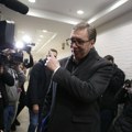 Prvo oglašavanje Vučića o izborima: Novinarima uputio samo dve rečenice