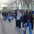 VIDEO: Grupa novosadskih studenata stigla u Beograd, pridružuju se blokadama