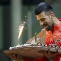 Srećan rođendan, maestro: Đoković „samleo“ Italijana (video)