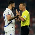 Da li je arbitar trebalo da prekine meč u Tirani?! Albanski navijači pravili haos, sudijski ekspert nema dilemu: "Verujem da…