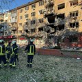 Srušila se petospratnica: Novi ruski napad na Kijev, najmanje osmoro mrtvih, veliki broj povređenih