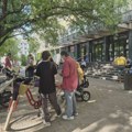 Protest zborova Novog Sada ispred zgrade pravosudnih organa povodom saslušanja policajca