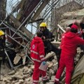 (Foto, video) U staroj zgradi koja se srušila bila dva muškarca: Izašli uznemireni, ali bez povreda