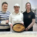 Mira iz Čačka i njene kćerke tradicijom pobeđuju instant rešenja: Ne zna se koja bolje razvija kore za pitu, a tek kad…