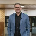 Profesor Nenad Gugl sinoć poručio Zrenjanincima „Život je gradilište – budi stvaralac“ [FOTO-VIDEO] Nenad Gugl u Zrenjaninu…