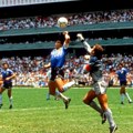 Prodata lopta koju je dotakla Maradonina "Božja ruka"