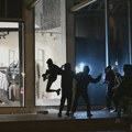 Policijski čas u delovima Pariza: Od 23 do 6 ujutru zabrana kretanja za maloletne bez pratnje i one koji skrivaju lice