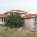 (Foto) opustošena kuća, iščupani lusteri: Posetili smo imanje Esme Redžepove u Makedoniji i zatekli jeziv prizor, oglasio…