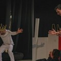 Druge festivalske večeri, na 14. Pozorišnom festivalu za decu „ZajeČAR“ izvedena predstava “Igraj se sa mnom”