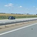 VIDEO: Novi slučaj vožnje u suprotnom smeru na auto-putu Beograd - Novi Sad - u zaustavnoj traci