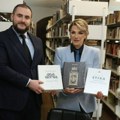 Zukorlić u Sjenici razgovarao o razvoju te opštine, poklonio knjige biblioteci