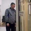 Direktor škole iz Kragujevca oduzeo đacima donacije, hranu i lične stvari, a kad su mu tražili da ih vrati odgovorio…