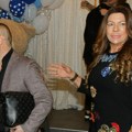 Skromno! Đanijeva Slađa vozi auto od 130.000 evra, nosi papreno skupe bunde i papuče, a evo koliko je sad platila komad…