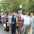 Maturant iz Požarevca stigao na maturu, niko nije mogao da skine pogled sa njega: "Dečko, svaka tebi čast, morao si da…