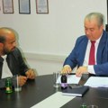 Direktor JKP Šumadija Kragujevac uručio Ugovor na neodređeno zaposlenom nakon 15 godina rada