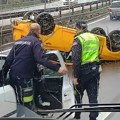 (Foto, video) Automobil na krovu kod Bubanj potoka, kiša napravila haos, gužve po celom gradu: Izbegavajte ove deonice