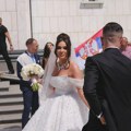 "Bilo je praznih koverta": Pevačica i fudbaler napravili gala slavlje, pa završili u debelom minusu