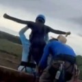 Devojku (21) bacili s mosta bez sigurnosnog kabla. Tragedija se dogodila pred očima njenog verenika. Instruktori bandži skoka…