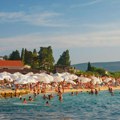 Zabranjeno kupanje na popularnoj plaži u Crnoj Gori! Naređeno hitno isticanje crvene zastavice!