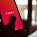 "Prevarant sa Tindera" pokreće aplikaciju - traži se da je Apple i Google blokiraju