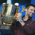 VIDEO Novak progovorio kineski i oduševio sve, pa se izvinio se De Minoru - ovo su njegove prve reči nakon titule u Pekingu