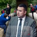Šok snimak nasilja u Negotinu: Zamenik predsednika opštine i bivši poslanik sa ocem tuče tasta, bahato ponašanje koštaće…