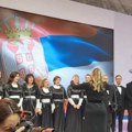 Svečano na predizbornom skupu SNS u Vranju: Intoniranje himne Srbije "Bože pravde" (video)