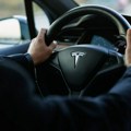 Tesla povlači 200.000 vozila u SAD zbog problema sa softverom za vožnju unazad