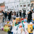 FOTO, VIDEO: U Novom Sadu i Zemunu prikupljeno više od dve tone hrane za pse i mačke