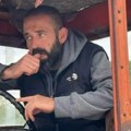 Slobodana iz Bresnice celo selo ispratilo u zatvor: Nije platio kaznu, a u "ćorku" otišao starim traktorom
